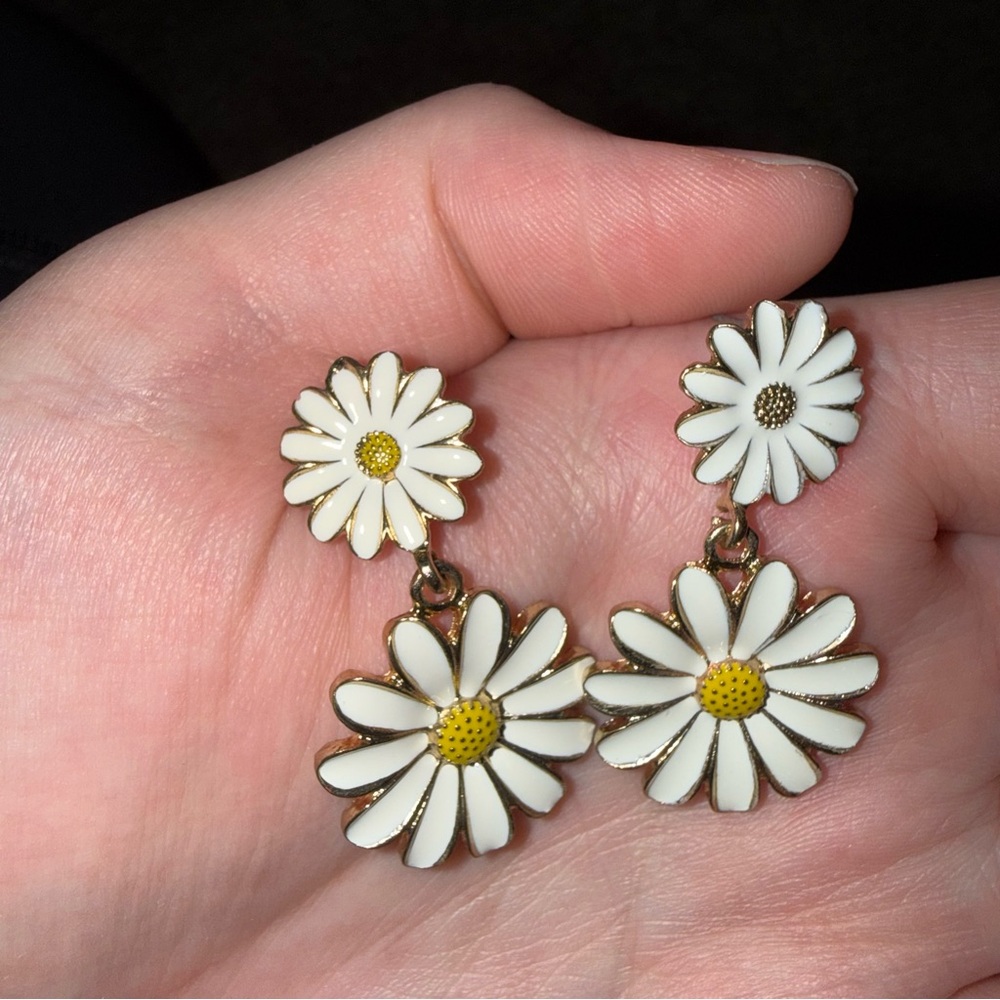 Daisy Drop Earrings